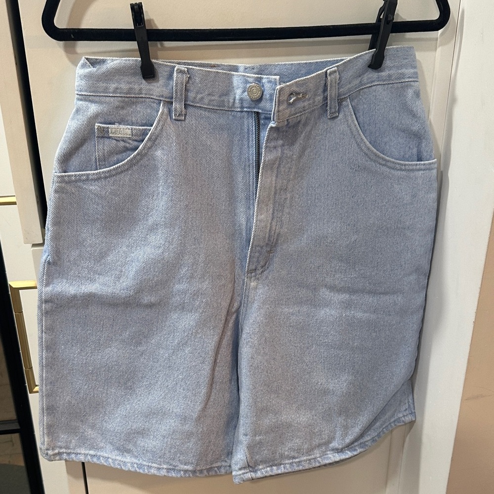 Lee GOAT, Classic Light Wash Denim Shorts 100% cotton with the original tags!